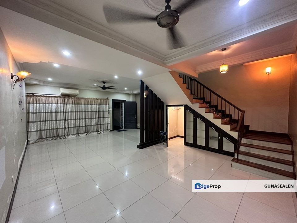 Double-story house for Sale, Tmn Kristal 2 Dengkil, Selangor, Dengkil