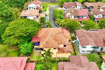 Bungalow 2 Storey Damar Bayu Glenmarie Cove Telok Gong Port Klang