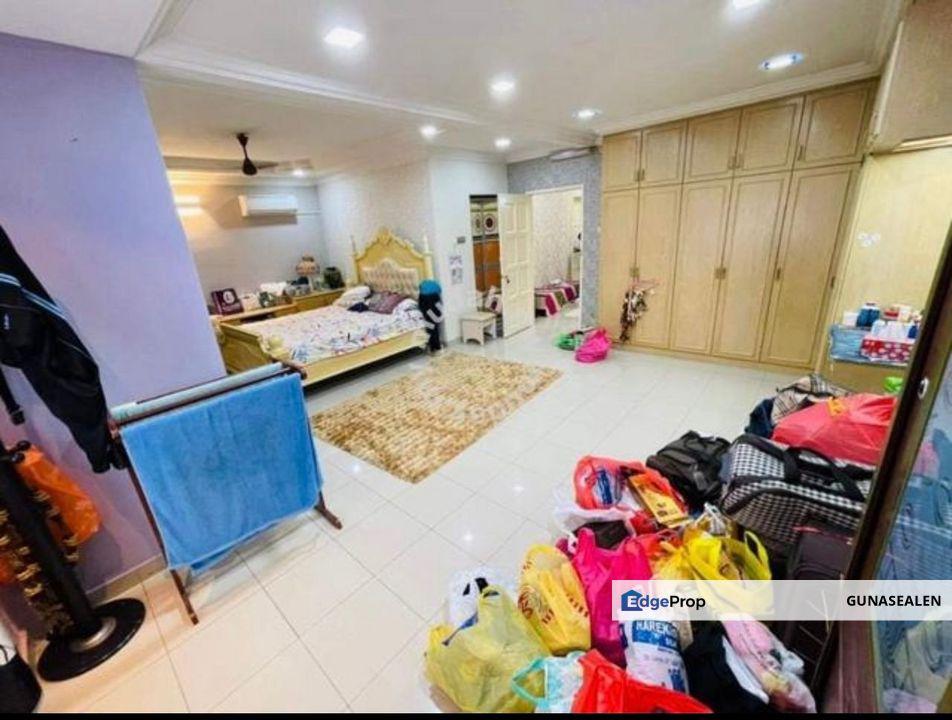 FREEHOLD 2 Storey Semi D Taman Universiti Indah, Seri Kembangan For Sale, Selangor, Seri Kembangan