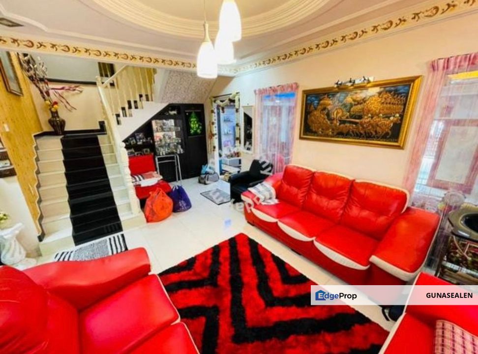 FREEHOLD 2 Storey Semi D Taman Universiti Indah, Seri Kembangan For Sale, Selangor, Seri Kembangan