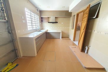 Taman Pinggiran Putra