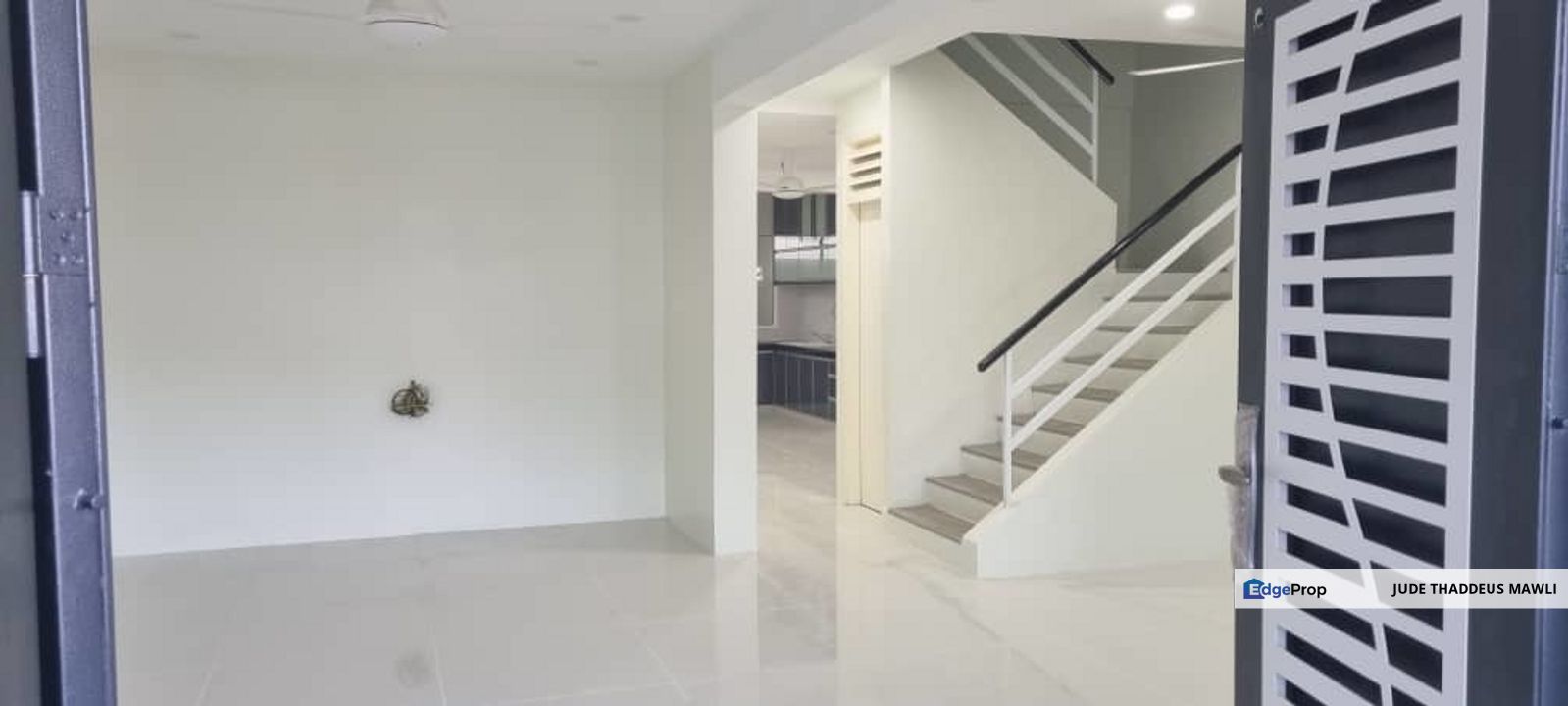 FULLY RENOVATED DOUBLE STOREY HOUSE READY TO MOVE IN CONDITION., Selangor, Petaling Jaya