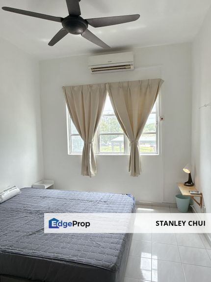 Room for rent at Taman Permas Jaya (Near EDL,CIQ, Mid Valley, JB Town), Johor, Permas Jaya/Senibong
