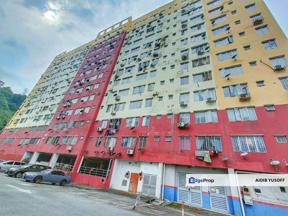 MURAH WITH RENOVATED Jelutong Apartment Selayang Fully Tiles