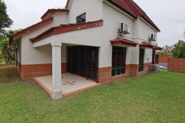 Jalan Kemus, Simpang Ampat