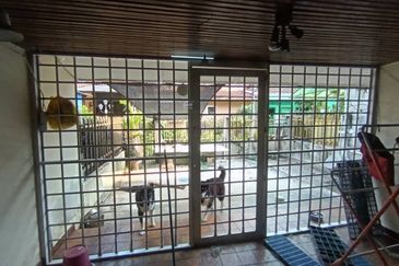 Taman Melawati 22x80 double storey freehold 3Rooms 3bathrooms