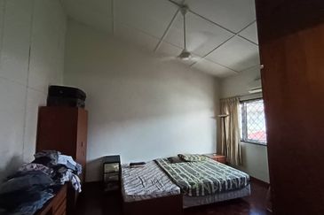 Taman Melawati 22x80 double storey freehold 3Rooms 3bathrooms