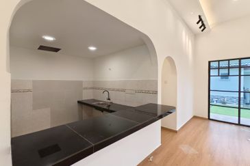 Jalan Kemus, Simpang Ampat