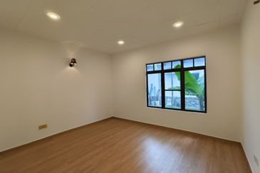 Jalan Kemus, Simpang Ampat