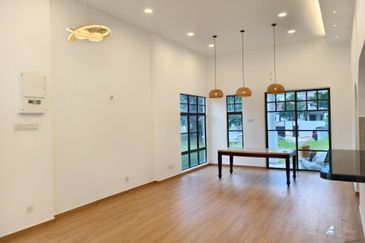 Jalan Kemus, Simpang Ampat