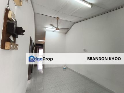 Petaling Jaya Section 51A Single storey 3 rooms 2 bathrooms Strategic location , Selangor, Petaling Jaya