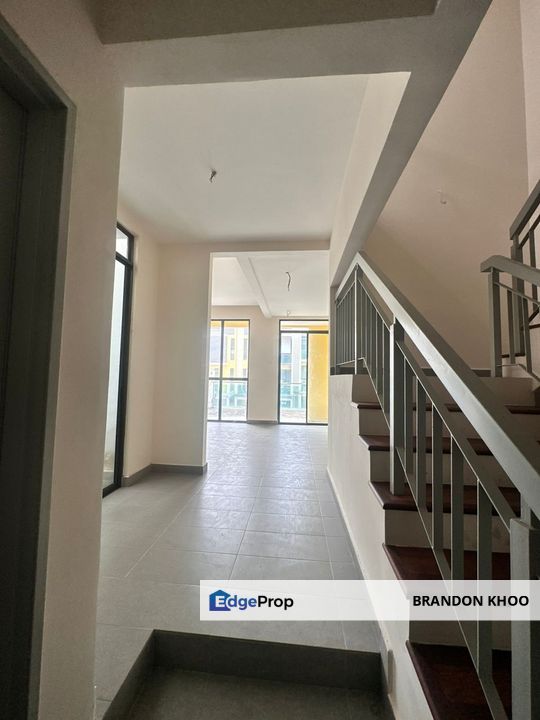 Ukay Tropika, Ampang Ukay 3 Storey Superlink 5 Rooms 1 maid room 2 living hall near Melawati, Selangor, Ulu Kelang