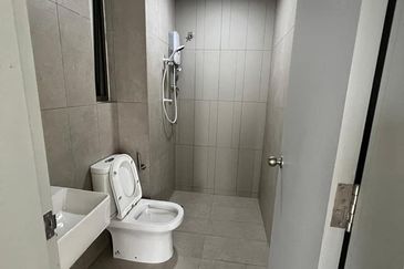 Kenwingston Platz condominium partially furnised Setapak near KLTS