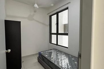 Kenwingston Platz condominium partially furnised Setapak near KLTS