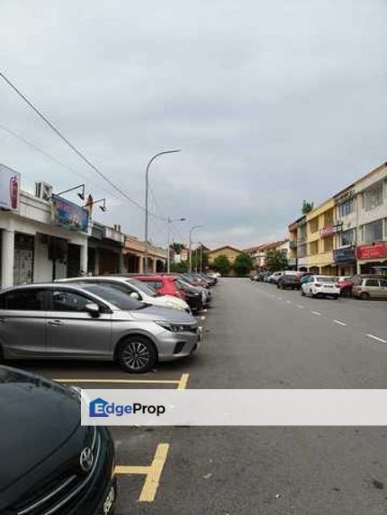 Puchong Utama Freehold Single Storey Shoplot For Sale, , 