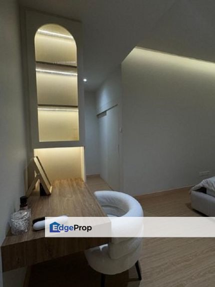 Freehold Hillcrest Heights (Puchong Heights) Fully Furnished For Sale, , 