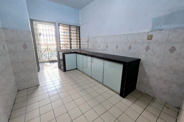 Dwi Mahkota Condominium