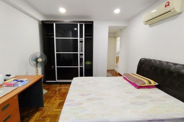 SKS Habitat Apartment, Larkin