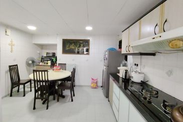 SKS Habitat Apartment, Larkin