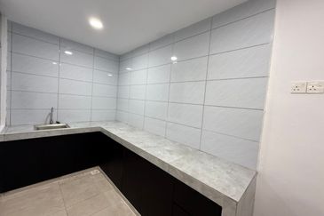 Pulai Utama Shop Apartment