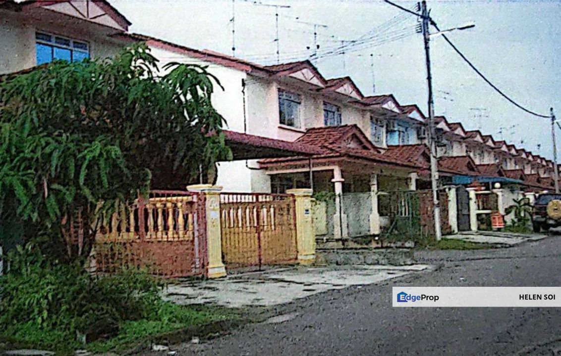 Bandar Putra @ Kulai Double Storey Medium Low Cost House , Johor, Kulai
