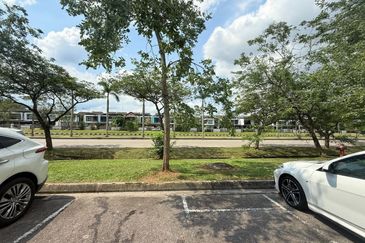 Bina Park, Bandar Seri Alam