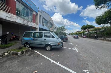 Pusat Perdagangan Danga Utama