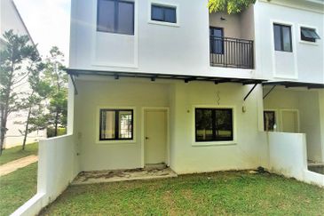 Monet Lily @ Sunsuria City