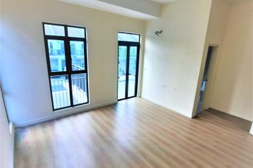 Monet Lily @ Sunsuria City