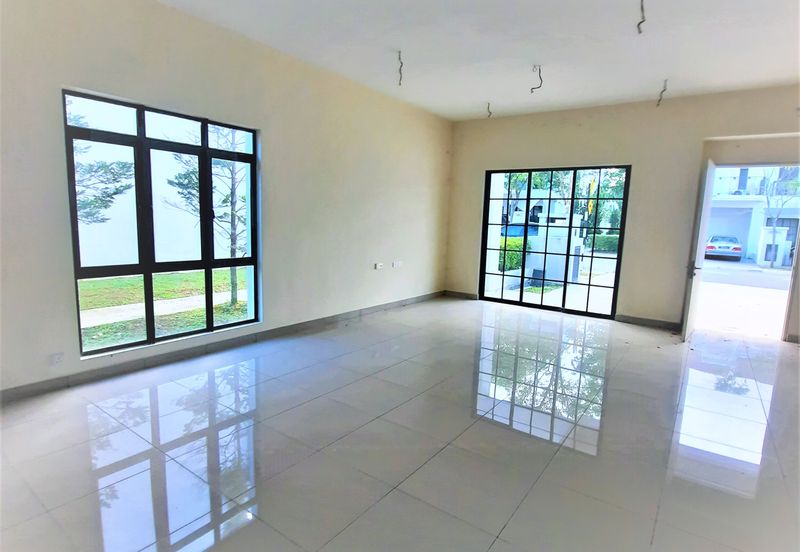 Monet Lily @ Sunsuria City