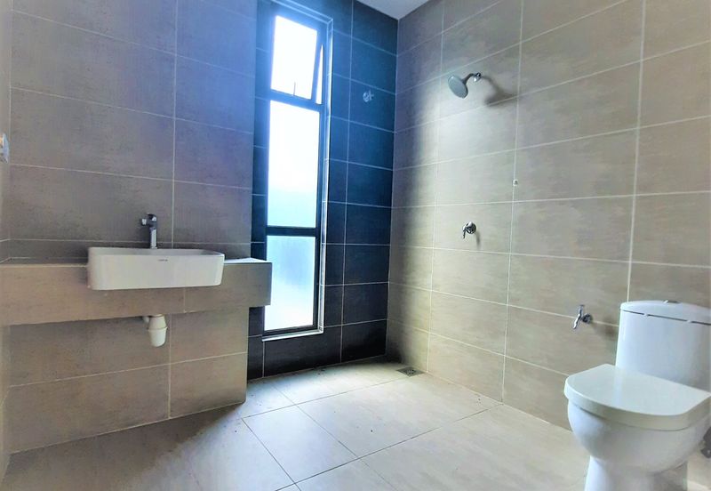 Monet Lily @ Sunsuria City