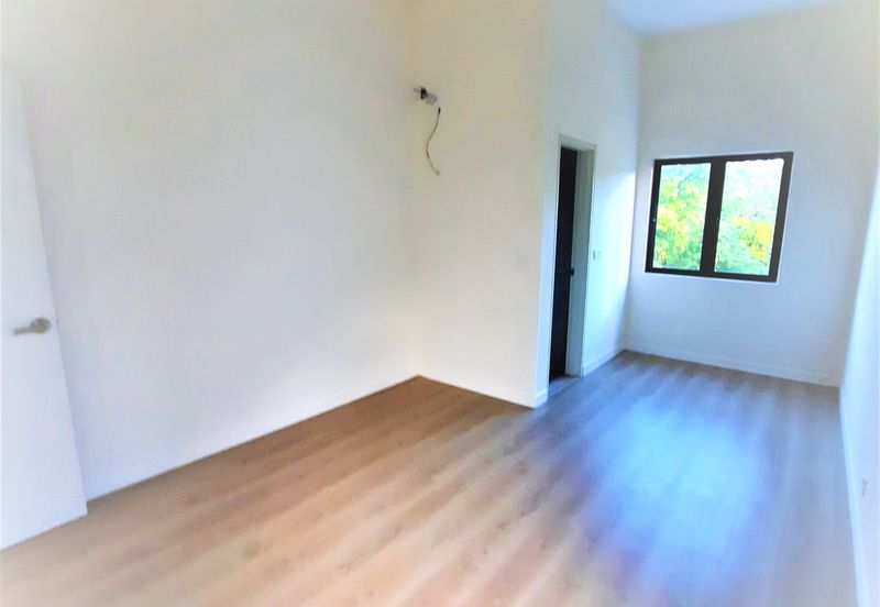 Monet Lily @ Sunsuria City