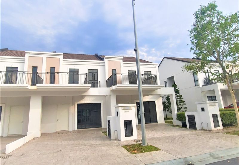 Monet Lily @ Sunsuria City