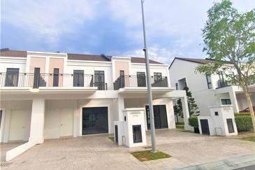 Monet Lily @ Sunsuria City