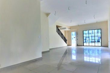 Monet Lily @ Sunsuria City