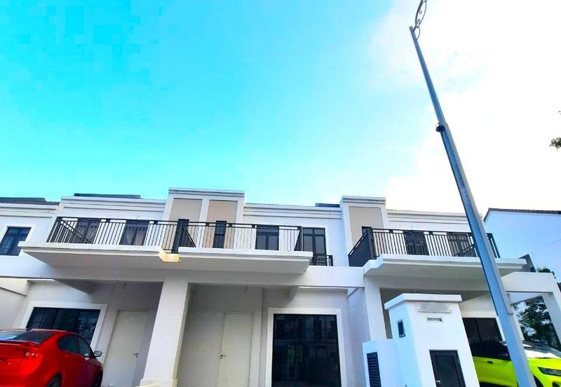 Monet Lily @ Sunsuria City