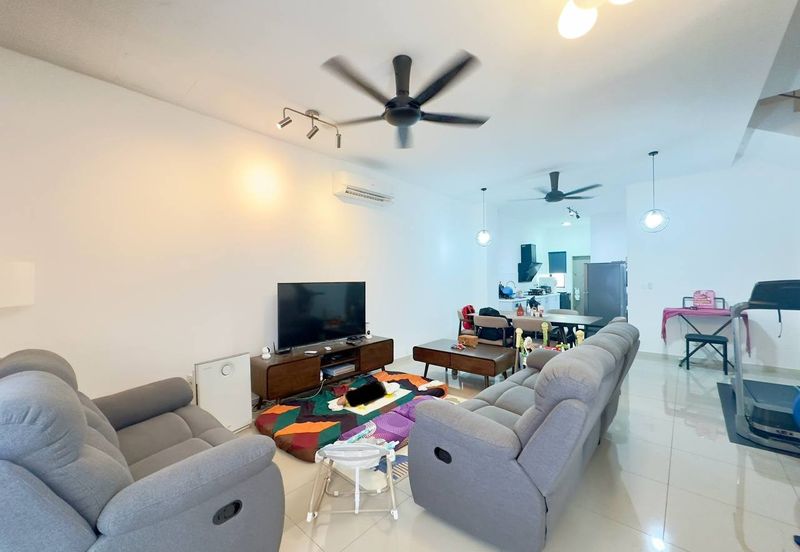 Setia Warisan Tropika (Belladonna)