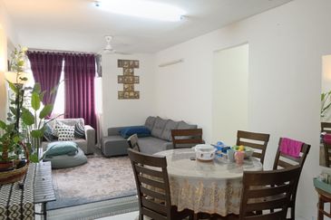 Apartment Taman Topaz