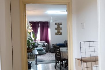 Apartment Taman Topaz