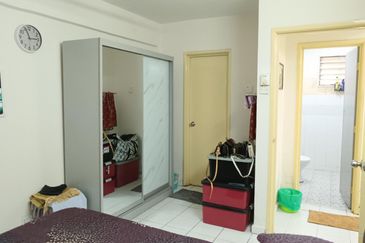 Apartment Taman Topaz