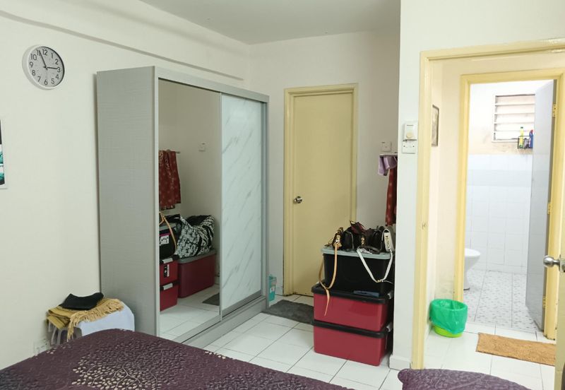 Apartment Taman Topaz