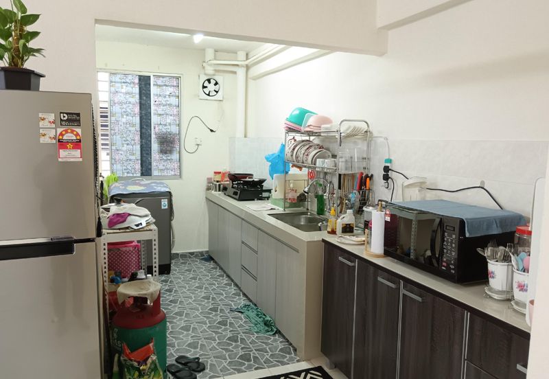 Apartment Taman Topaz