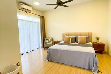 Crescent Park Townvilla