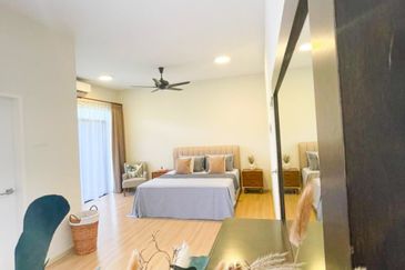 Crescent Park Townvilla