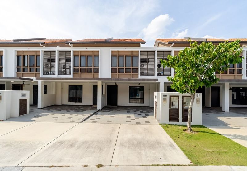 Setia Warisan Tropika (Belladonna)