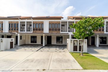 Setia Warisan Tropika (Belladonna)