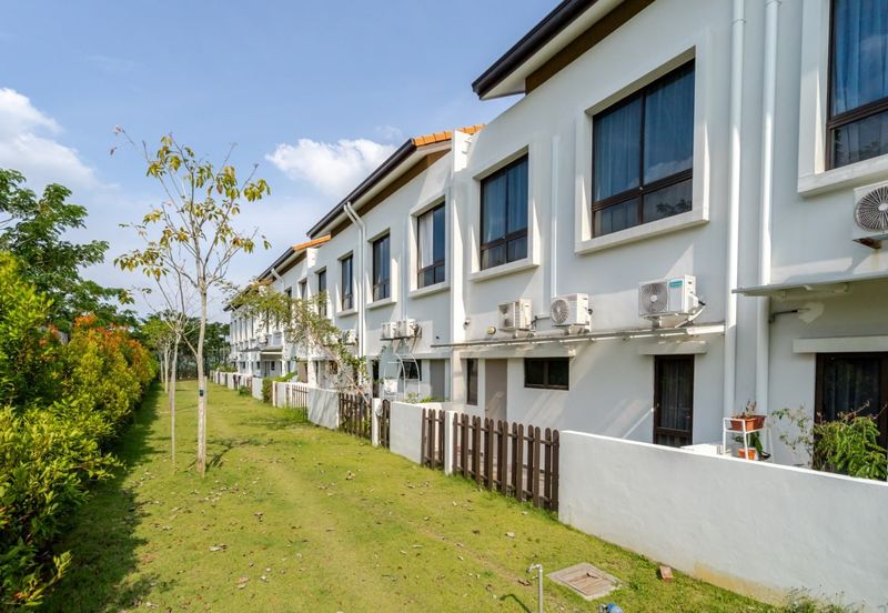 Setia Warisan Tropika (Belladonna)