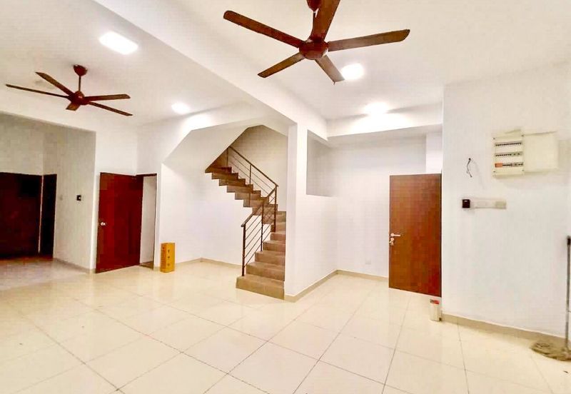 Double Storey Terrace @ Taman Ruby, Dengkil