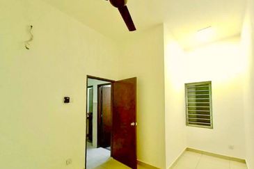 Double Storey Terrace @ Taman Ruby, Dengkil