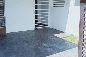 Double Storey Terrace House @ Taman Ruby, Dengkil